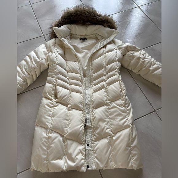 Winter Coat - Picture 1 of 8